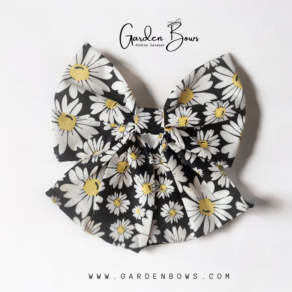 Daisy Cheer Bow